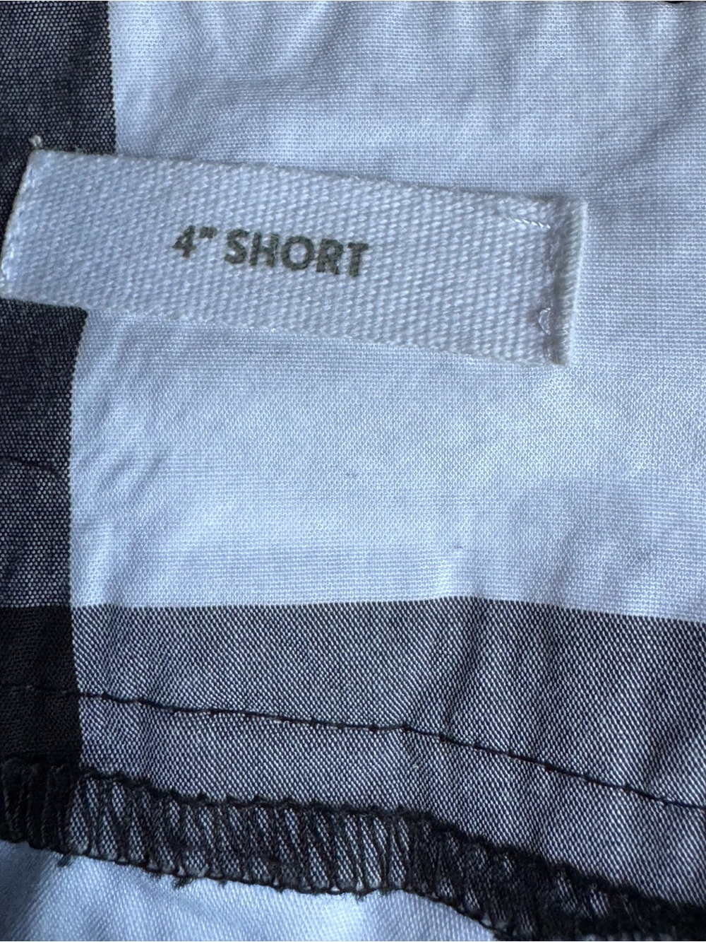 LOFT Black and White Buffalo Check Flat-Front Shorts 4” Sz 6 - Picture 5 of 6